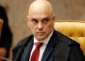 Moraes suspende visitas de Flávio a Bolsonaro na prisão domiciliar