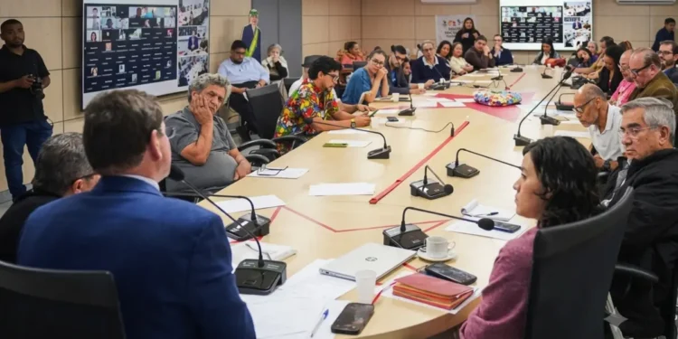 Após evangélicos, PT divulga carta aos católicos para 2026