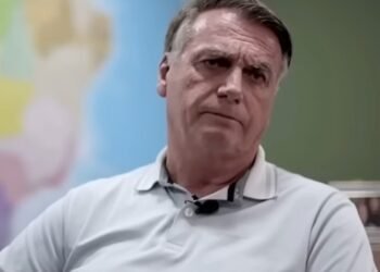 Polícia Federal realiza busca na casa de Jair Bolsonaro