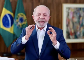 Pesquisa aponta que 51% não desejam mais 4 anos de Lula