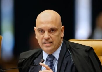 Moraes mantém prisão domiciliar de Bolsonaro e impõe novas restrições