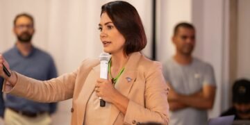 Michelle Bolsonaro descarta ser vice de Zema na eleição