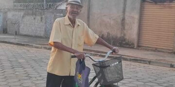 Idoso de 89 anos evangeliza de bicicleta em Minas Gerais