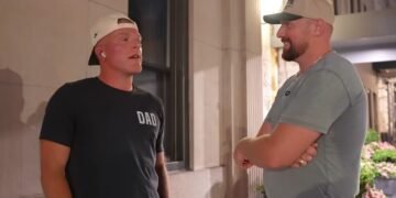 Pat McAfee fala sobre sua jornada espiritual e amor a Jesus Cristo