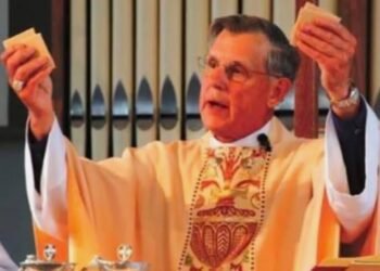 Morre Jerry Lamb, bispo da diocese que se dividiu por debate LGBT