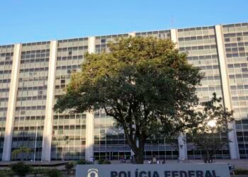 Polícia Federal faz operação para conter lavagem de dinheiro do PCC