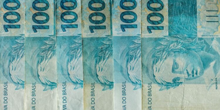 Caixa paga Bolsa Família de julho a beneficiários com NIS de final 4