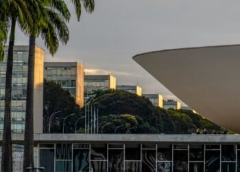 Congresso se aproxima do recesso sem votar PEC 6×1 e PL da Misoginia