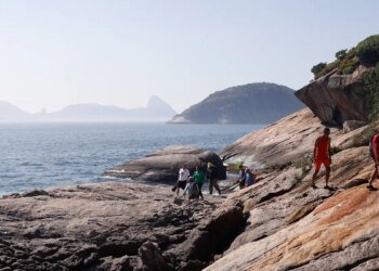 Trilha nas Ilhas Cagarras exige preparo e oferece vista única do Rio