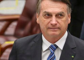 Exército entrega armas de Bolsonaro à PF e informa falta de duas