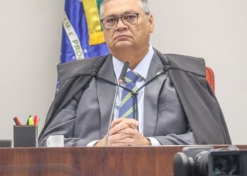 Dino determina afastamento do presidente do TCE do Maranhão