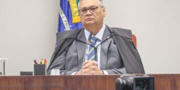 Dino determina afastamento do presidente do TCE do Maranhão