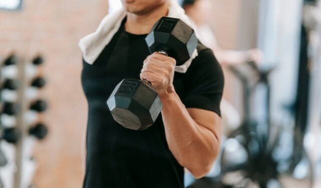 Influenciadores cristãos lançam academia exclusiva para homens