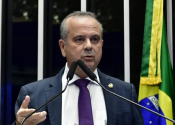 Rogério Marinho critica PT e menciona caso Master