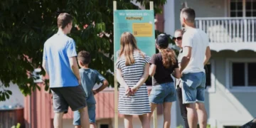 Caminho da Esperança leva mensagem cristã a praças públicas na Suíça