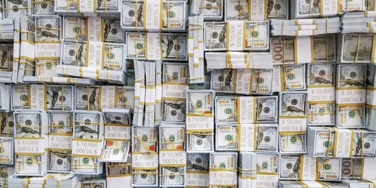 Dólar cai a R$ 5,14 com alívio no mercado externo