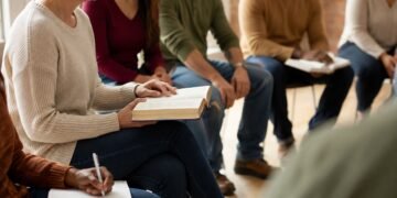 Pesquisa: Cristãos em pequenos grupos têm maior engajamento bíblico e vida espiritual ativa