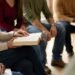 Pesquisa: Cristãos em pequenos grupos têm maior engajamento bíblico e vida espiritual ativa