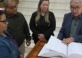Igreja no Paraná conclui Bíblia escrita à mão após 10 anos: ‘Um privilégio’