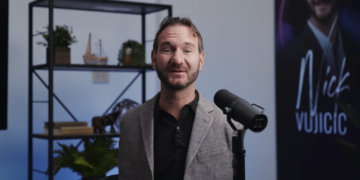 Evangelista diz que bullying fortaleceu sua fé e aconselha pais: “Digam que são amados”