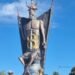 Estátua do diabo de 11 metros é erguida no CE e cristãos reagem: “A Luz vencerá as trevas”