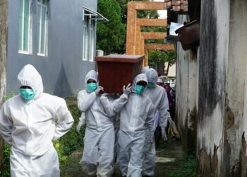 Ebola mata pastores na RD Congo, mas igrejas permanecem firmes na linha de frente