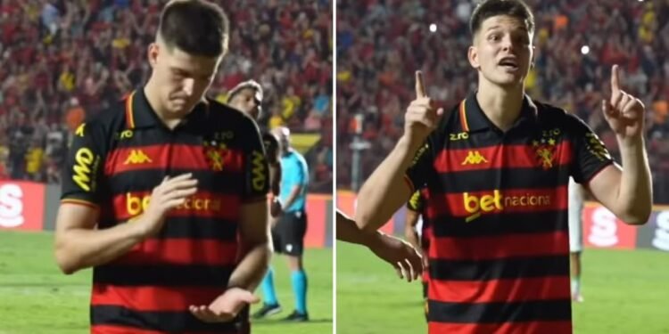 Jogador comemora gol com versículo em Libras: “Jesus é a Luz do mundo”