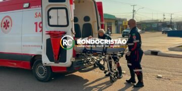 Mulher fica ferida em acidente entre carro e moto na zona leste de Porto Velho