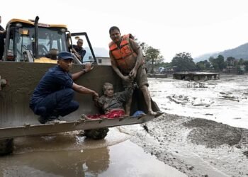 Atualização: Sobe para 350 o número de mortos após colapso de geleira entre Nepal e Tibete