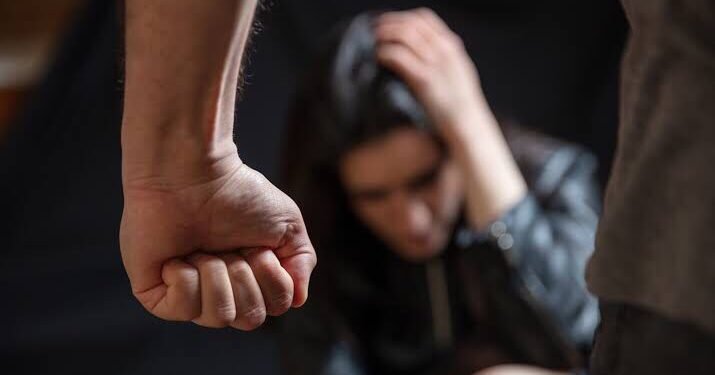 Quase 20 milhões de mulheres foram vítimas de violência no Brasil em 12 meses