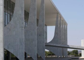 Saiba quais as atribuições do presidente da República e governadores