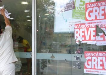 Bancários fazem paralisação nacional de 24 horas nesta quinta-feira
