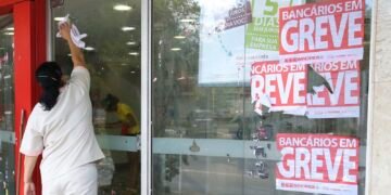 Bancários fazem paralisação nacional de 24 horas nesta quinta-feira
