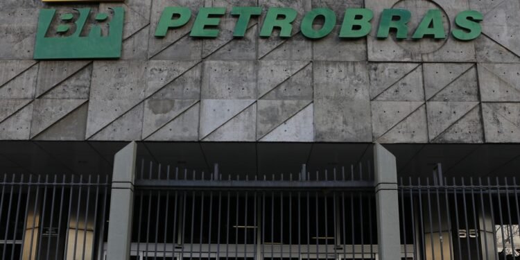 Petrobras anuncia descoberta de petróleo na Foz do Amazonas