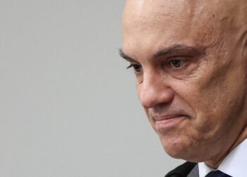 Ministro autoriza reparo na internet da casa de Jair Bolsonaro