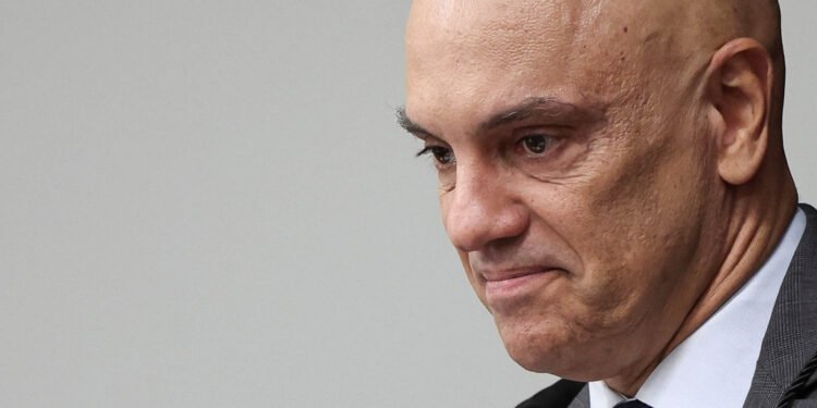 Ministro autoriza reparo na internet da casa de Jair Bolsonaro