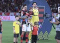 Menino de 8 anos homenageia pai e vive dia especial no Rio