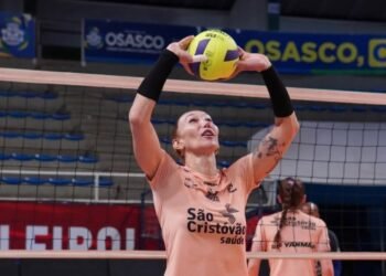 Federação de SP mantém atleta trans em torneio feminino de vôlei