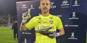Fábio sobre fé e classificação do Fluminense: ‘Glória a Deus’