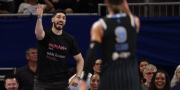 Enes Kanter Freedom é expulso de jogo da WNBA após confronto