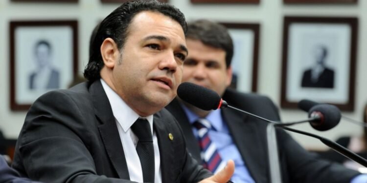 Marco Feliciano é acusado de estupro, mas suposta vítima desmente