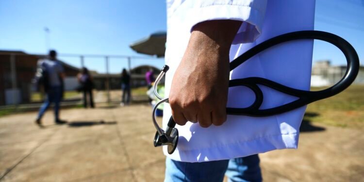 STJ restabelece sanções a cursos de medicina com nota baixa no Enamed