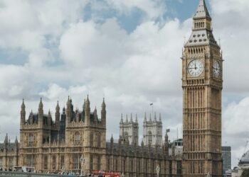 Parlamento do Reino Unido rejeita legalização do suicídio assistido