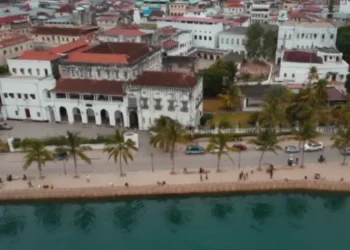 Cristãos em Zanzibar continuam a adorar apesar de ataques crescentes