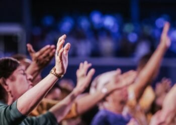 Censo 2022: evangélicos não determinados superam pentecostais