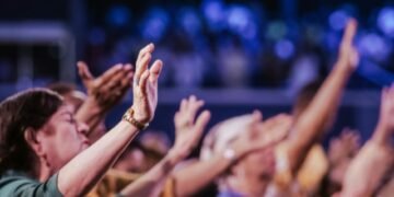Censo 2022: evangélicos não determinados superam pentecostais