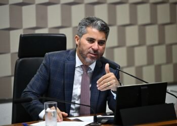Frente Evangélica defende senador Marcos Rogério sobre emenda