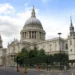 Parceria entre catedral de Londres e boate gera críticas