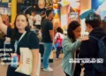 Jornalista expulsa da Bienal por distribuir Bíblias