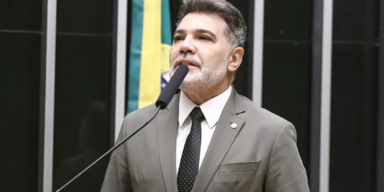 Marco Feliciano discute solução para malfeitos no Brasil
